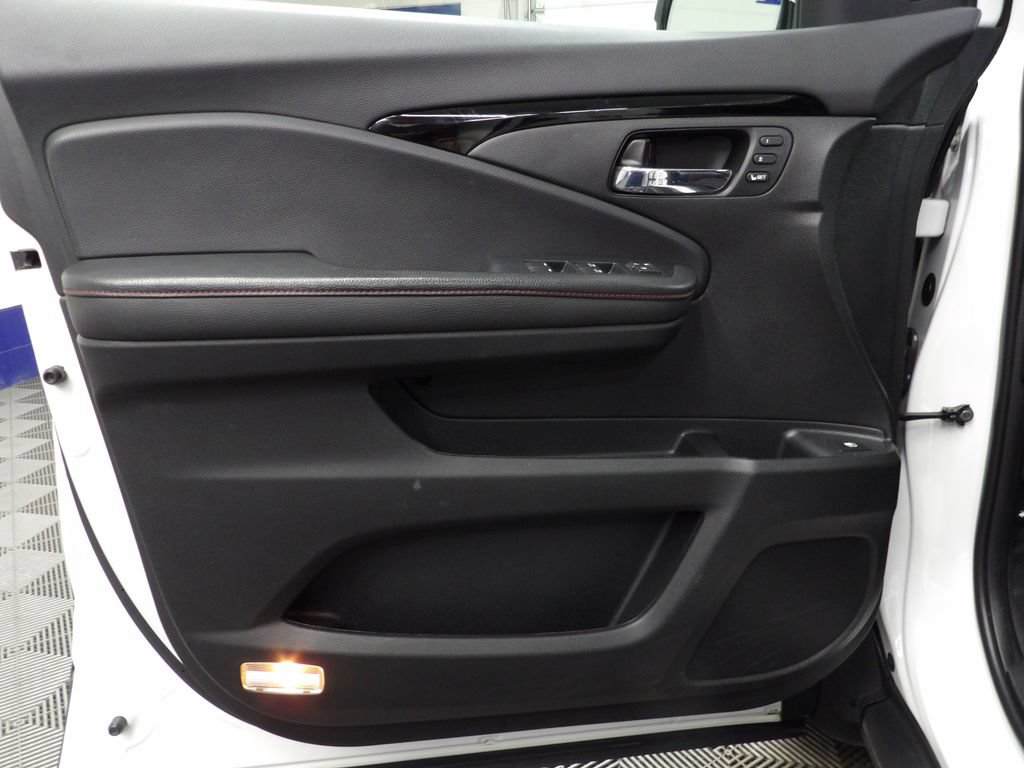 Used 2023 Honda Ridgeline Black Edition image 48