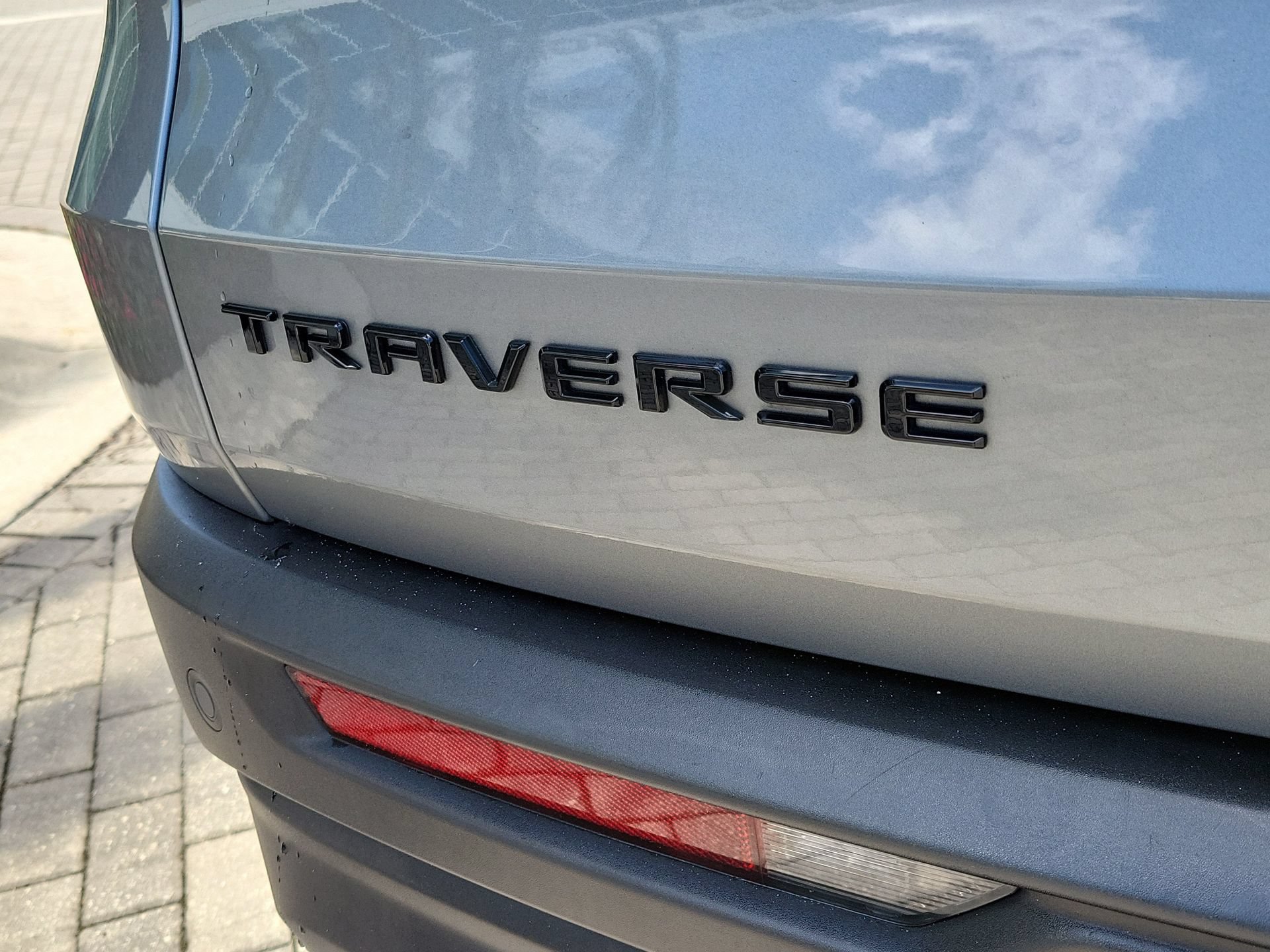 Used 2024 Chevrolet Traverse LS w/ Midnight/Sport Edition FWD image 9
