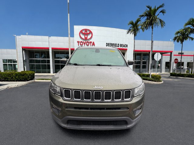 Used 2018 Jeep Compass Latitude w/ Safe & Security Group FWD image 2