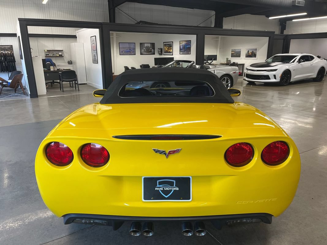 Used 2007 Chevrolet Corvette Convertible w/ Preferred Equipment Group RWD image 13