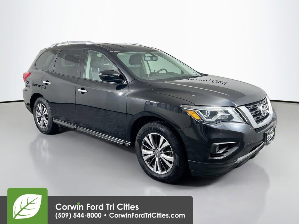 Used 2018 Nissan Pathfinder SV image 1