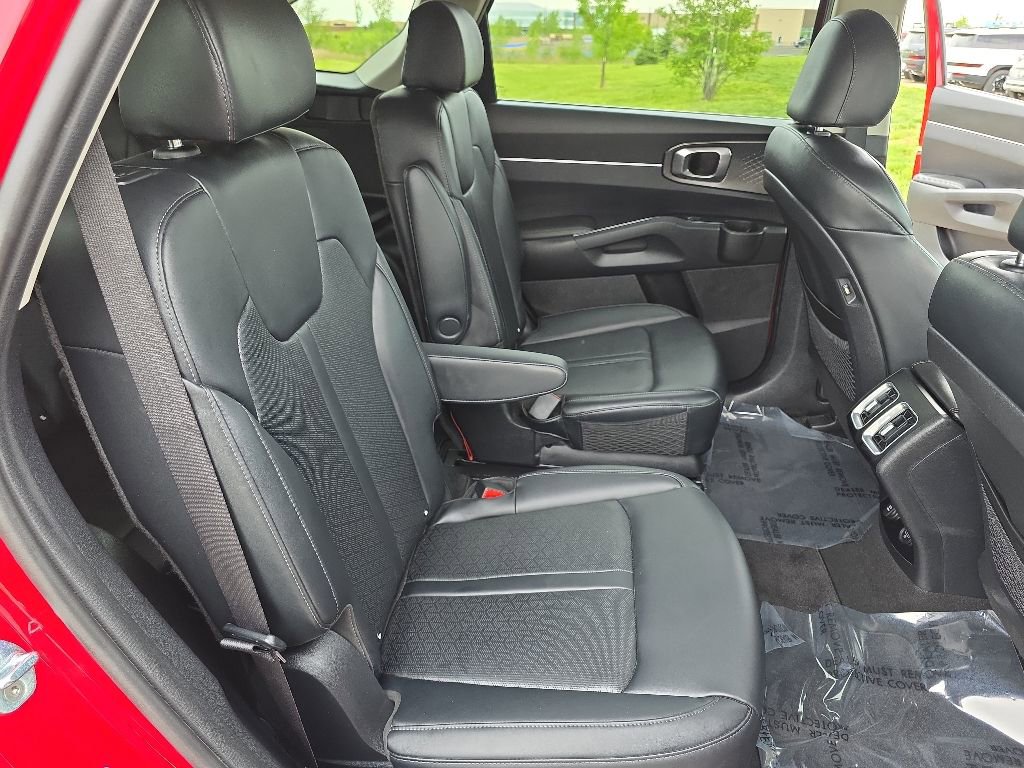 Used 2022 Kia Sorento EX FWD image 26