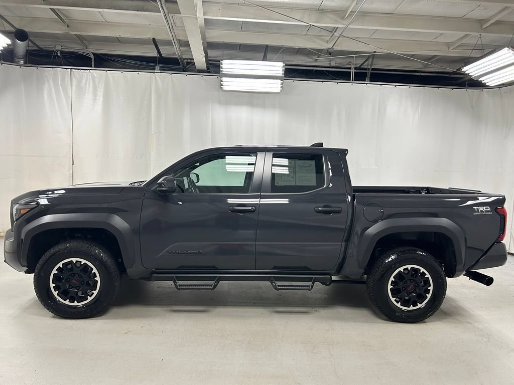 Used 2024 Toyota Tacoma TRD Off-Road AWD/4WD image 8
