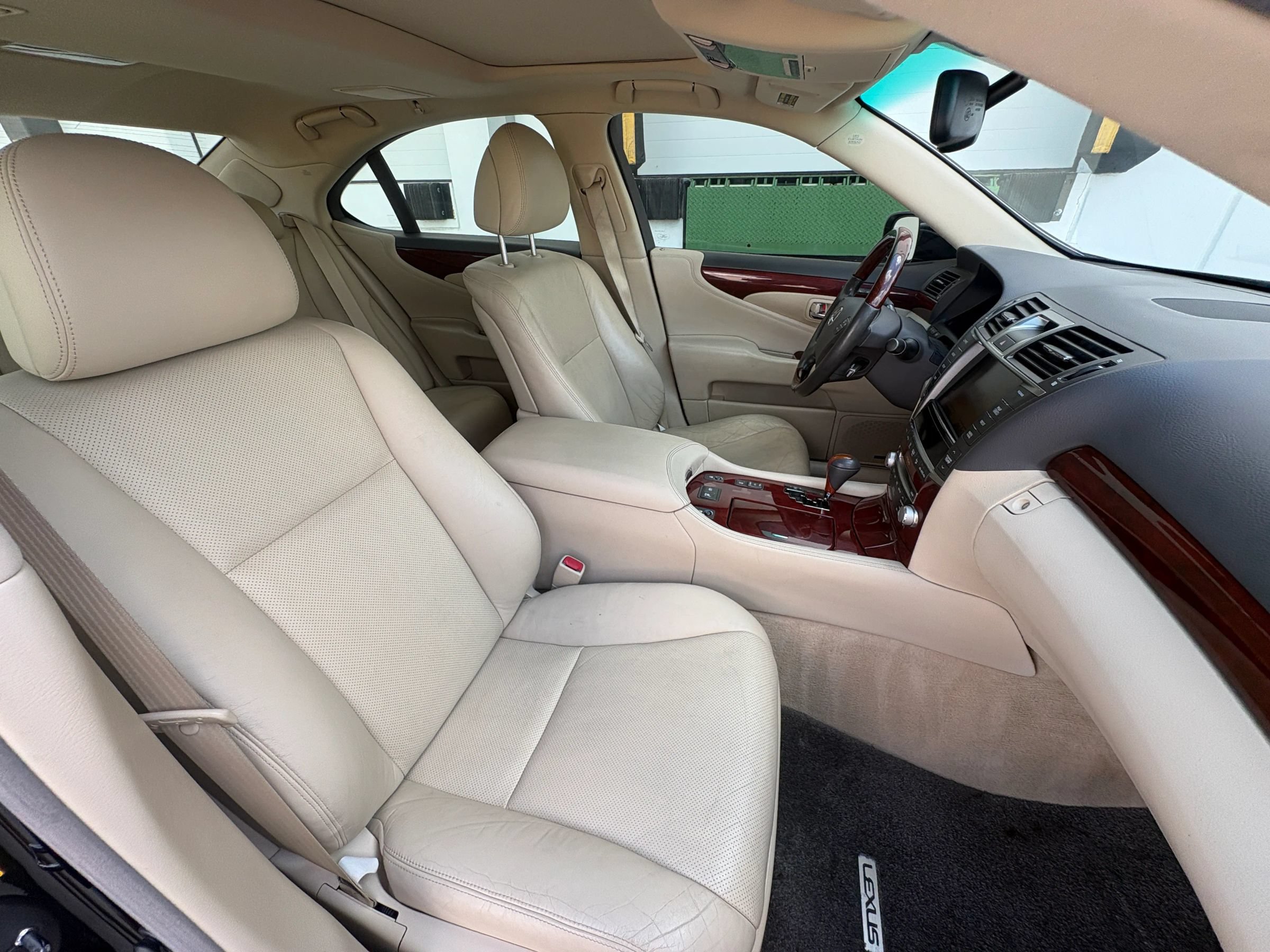 Used 2012 Lexus LS 460 w/ Luxury Value Edition RWD image 39