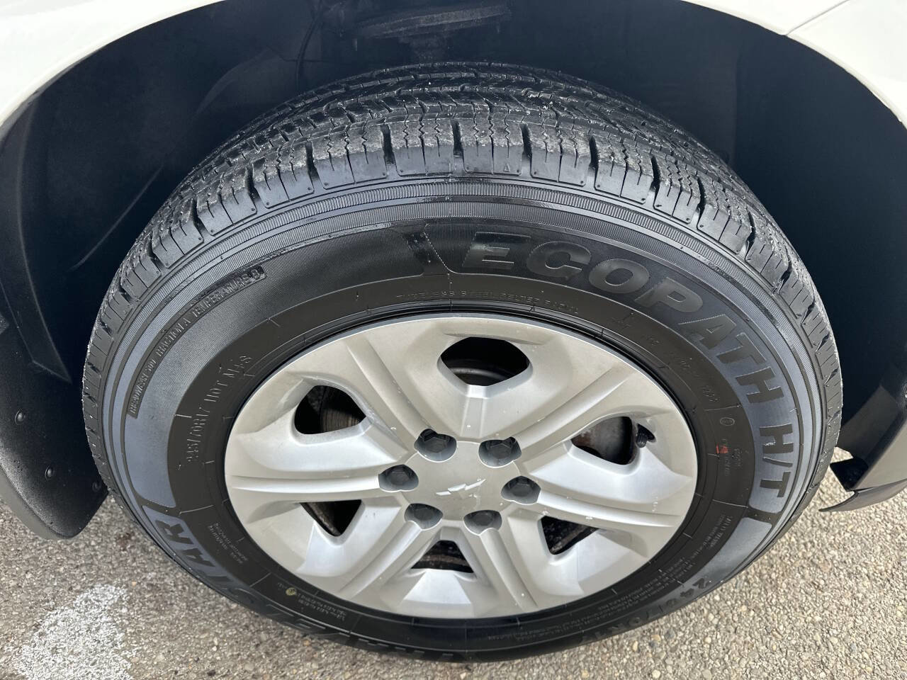 Used 2012 Chevrolet Traverse LS image 28