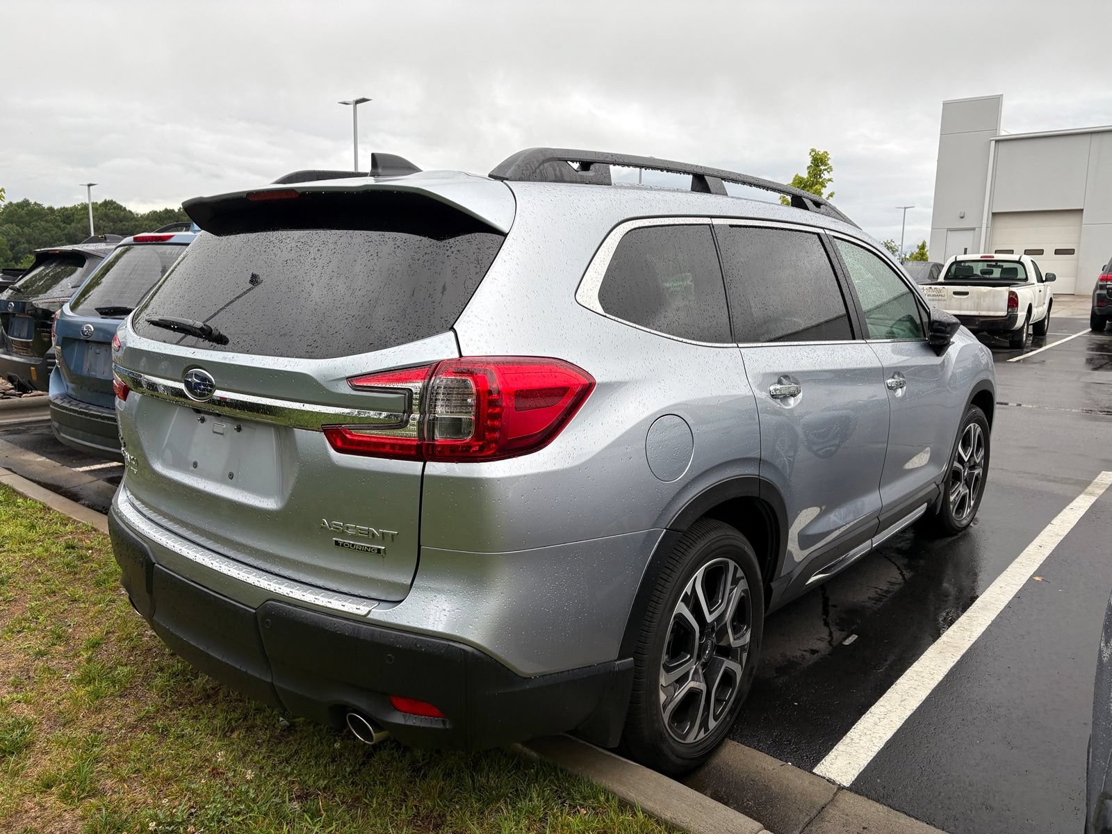 Used 2024 Subaru Ascent Touring w/ Popular Package #2 AWD/4WD image 6