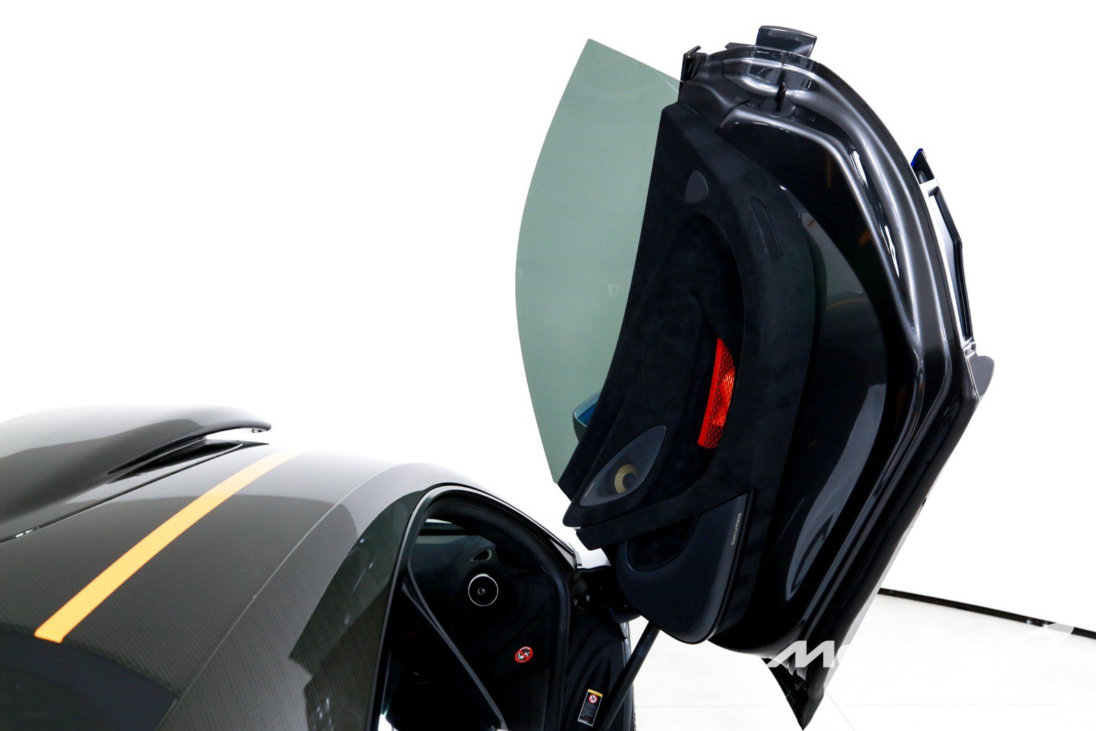 Used 2020 McLaren 620R RWD image 18