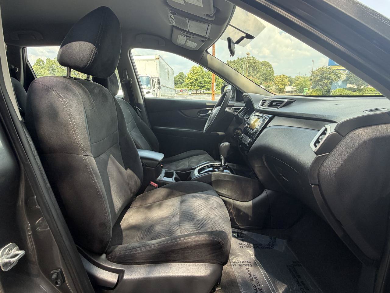 Used 2016 Nissan Rogue S AWD/4WD image 18