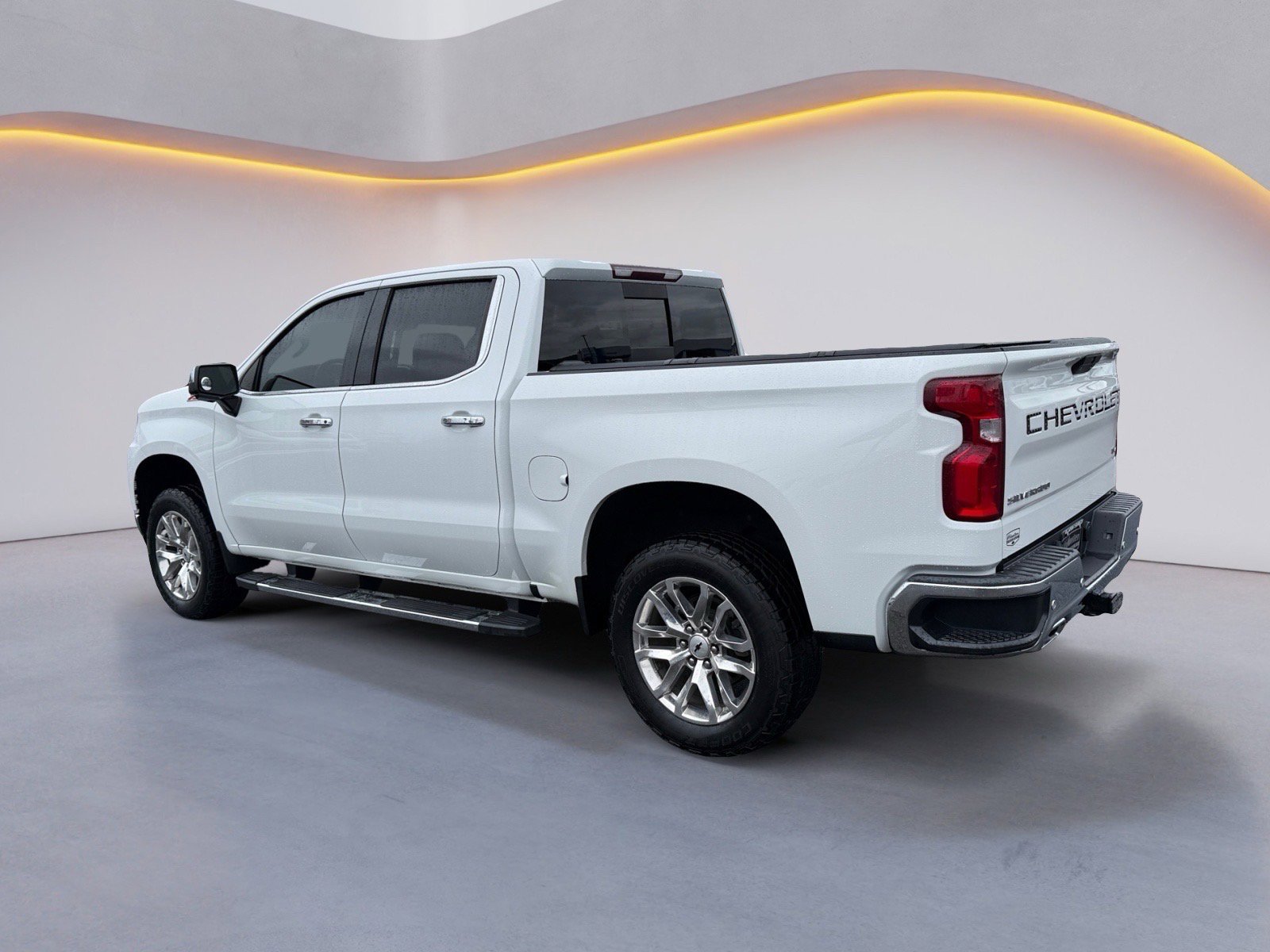 Used 2020 Chevrolet Silverado 1500 LTZ AWD/4WD image 5