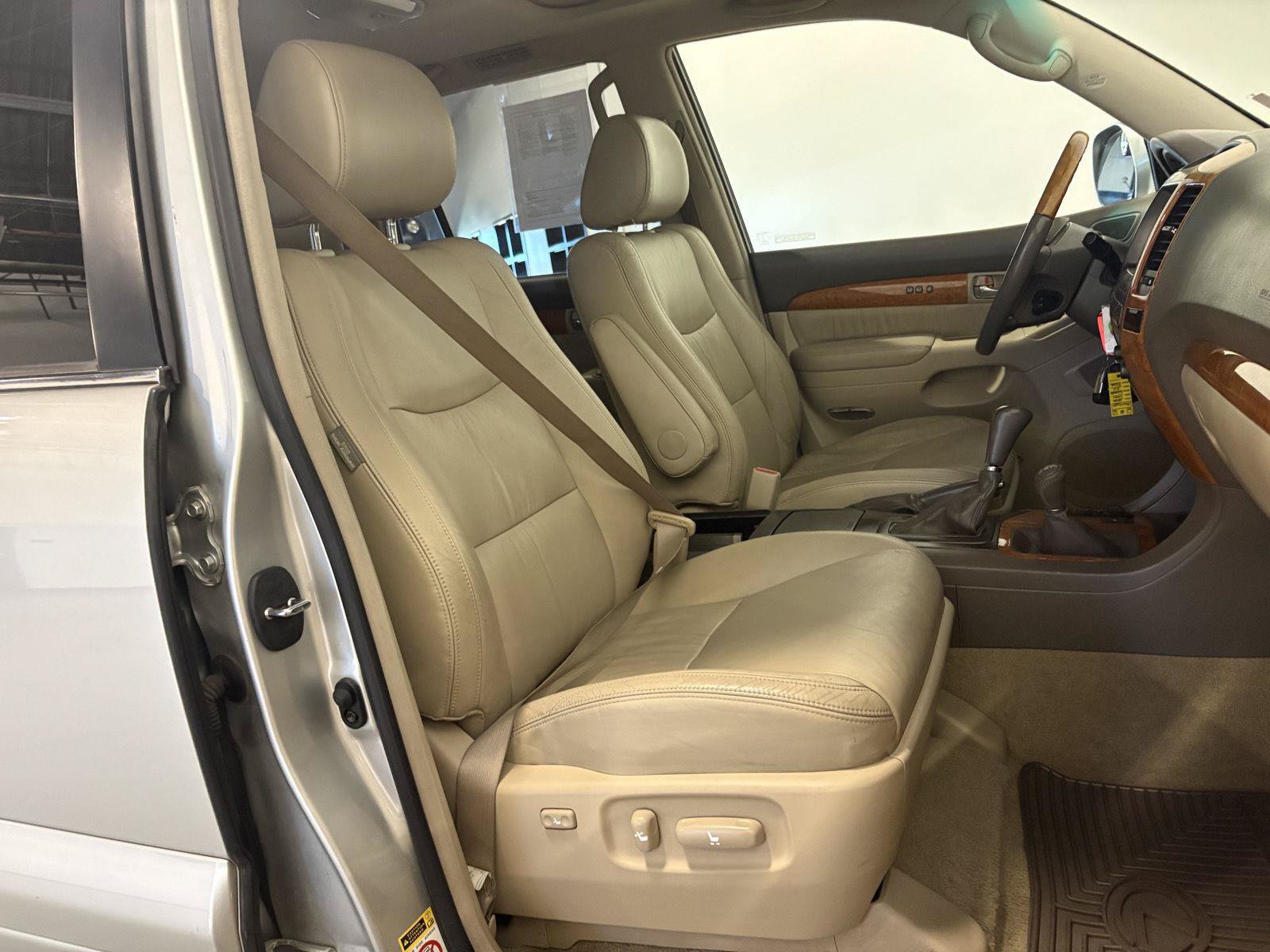 Used 2005 Lexus GX 470 AWD/4WD image 46