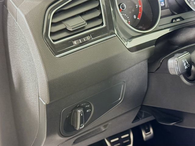 Used 2021 Volkswagen Tiguan SE R-Line image 11