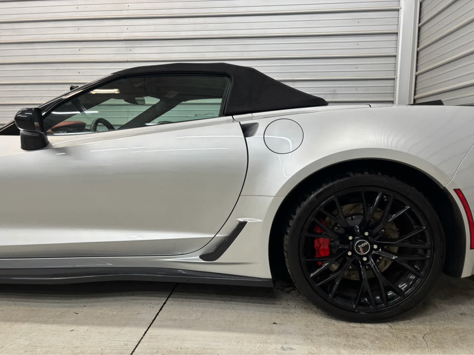 Used 2015 Chevrolet Corvette Z06 w/ 3LZ Preferred Equipment Group image 6