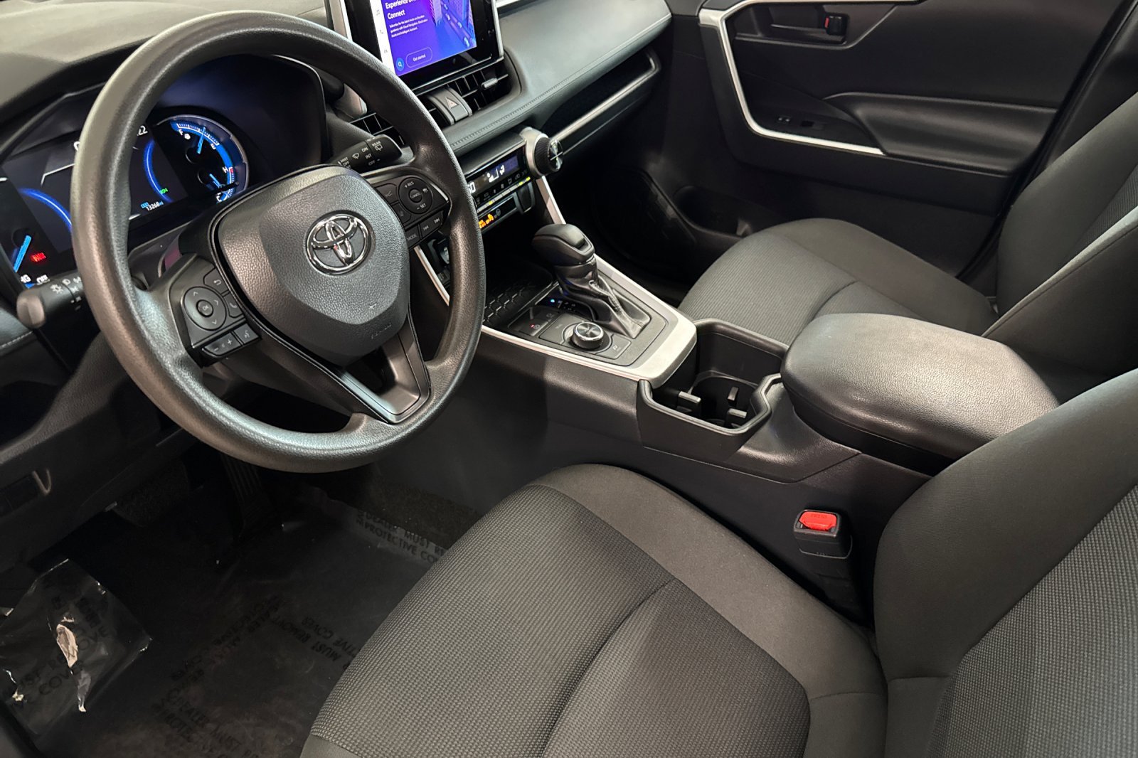 Used 2024 Toyota RAV4 LE AWD/4WD image 10