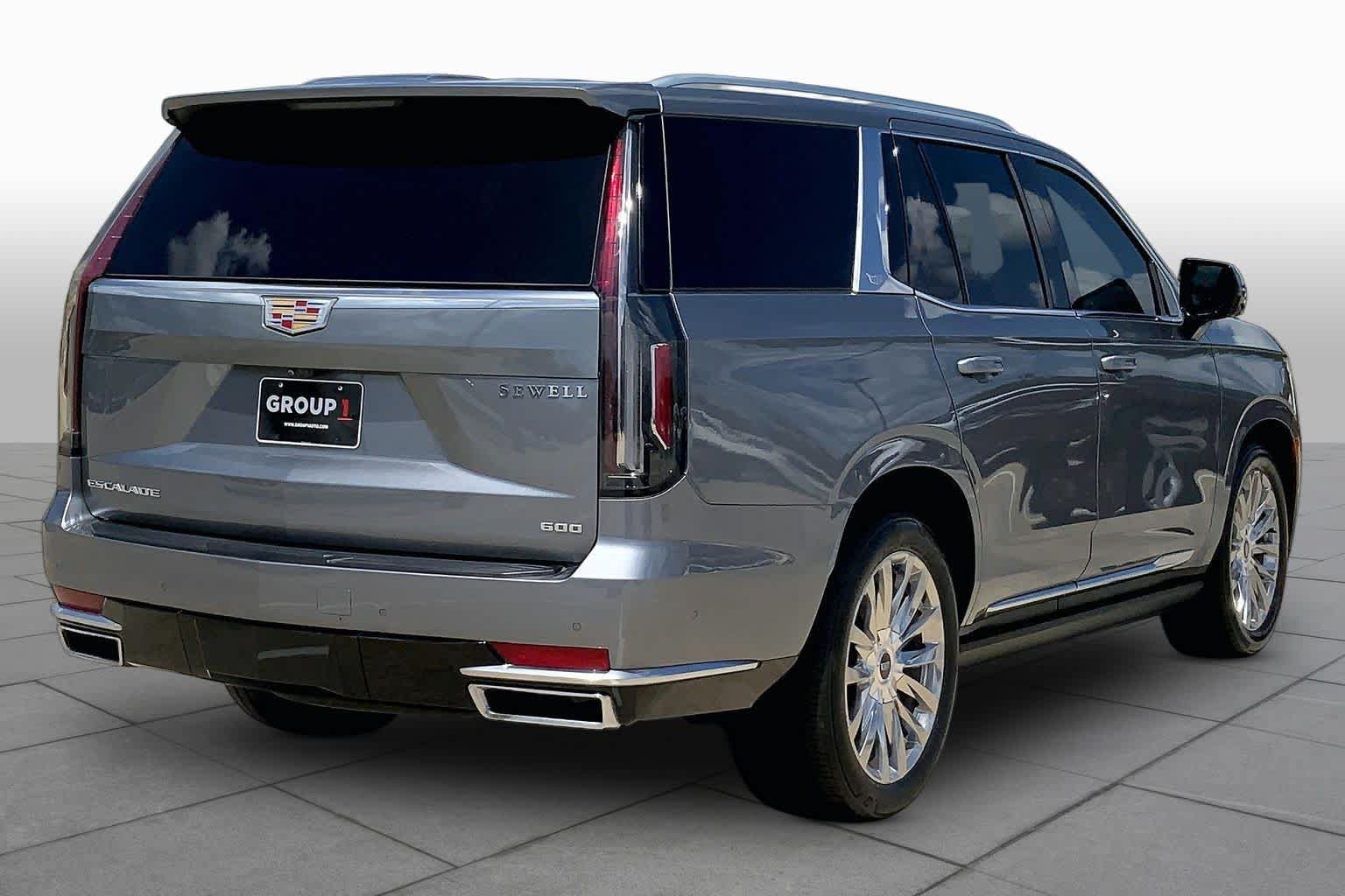 Used 2022 Cadillac Escalade Premium Luxury w/ Performance Package AWD/4WD image 13