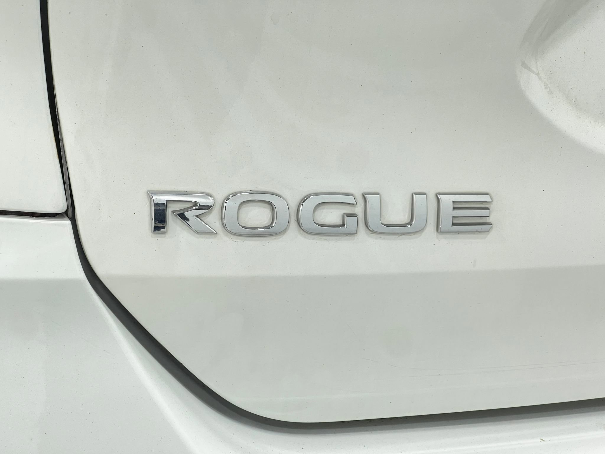 Used 2017 Nissan Rogue SV AWD/4WD image 36