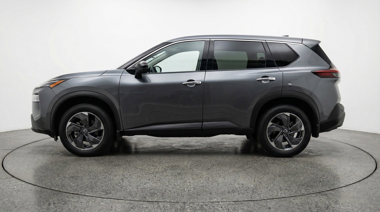 Used 2025 Nissan Rogue SV image 5