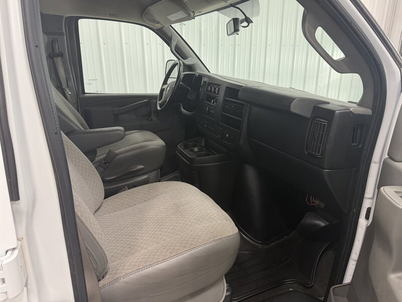 Used 2017 Chevrolet Express 3500 LT w/ LT Preferred Equipment Group RWD image 18