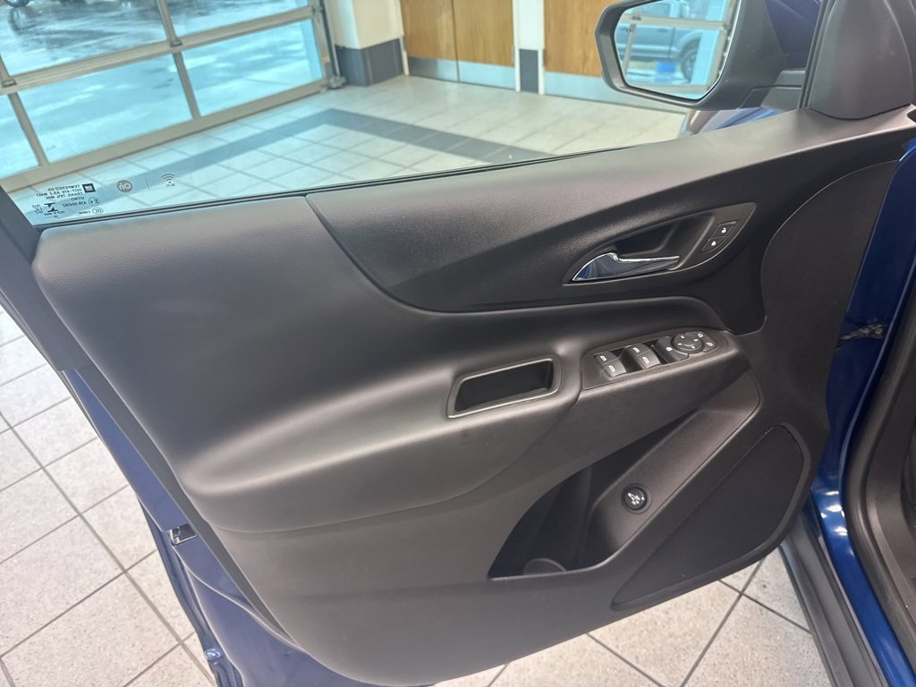 Used 2022 Chevrolet Equinox LT image 11