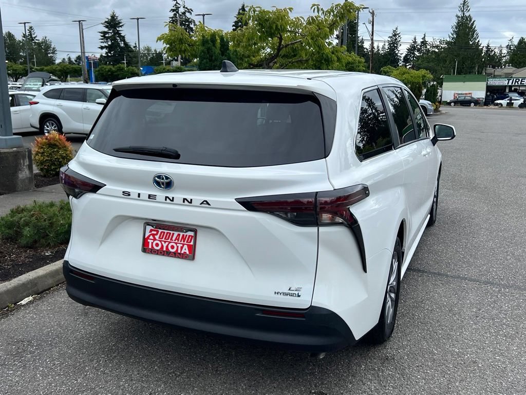 Certified 2023 Toyota Sienna LE FWD image 7