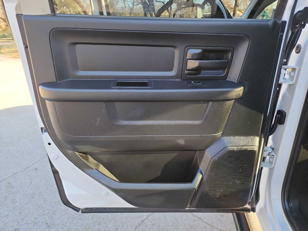 Used 2013 RAM 2500 Tradesman w/ Chrome Appearance Group image 21