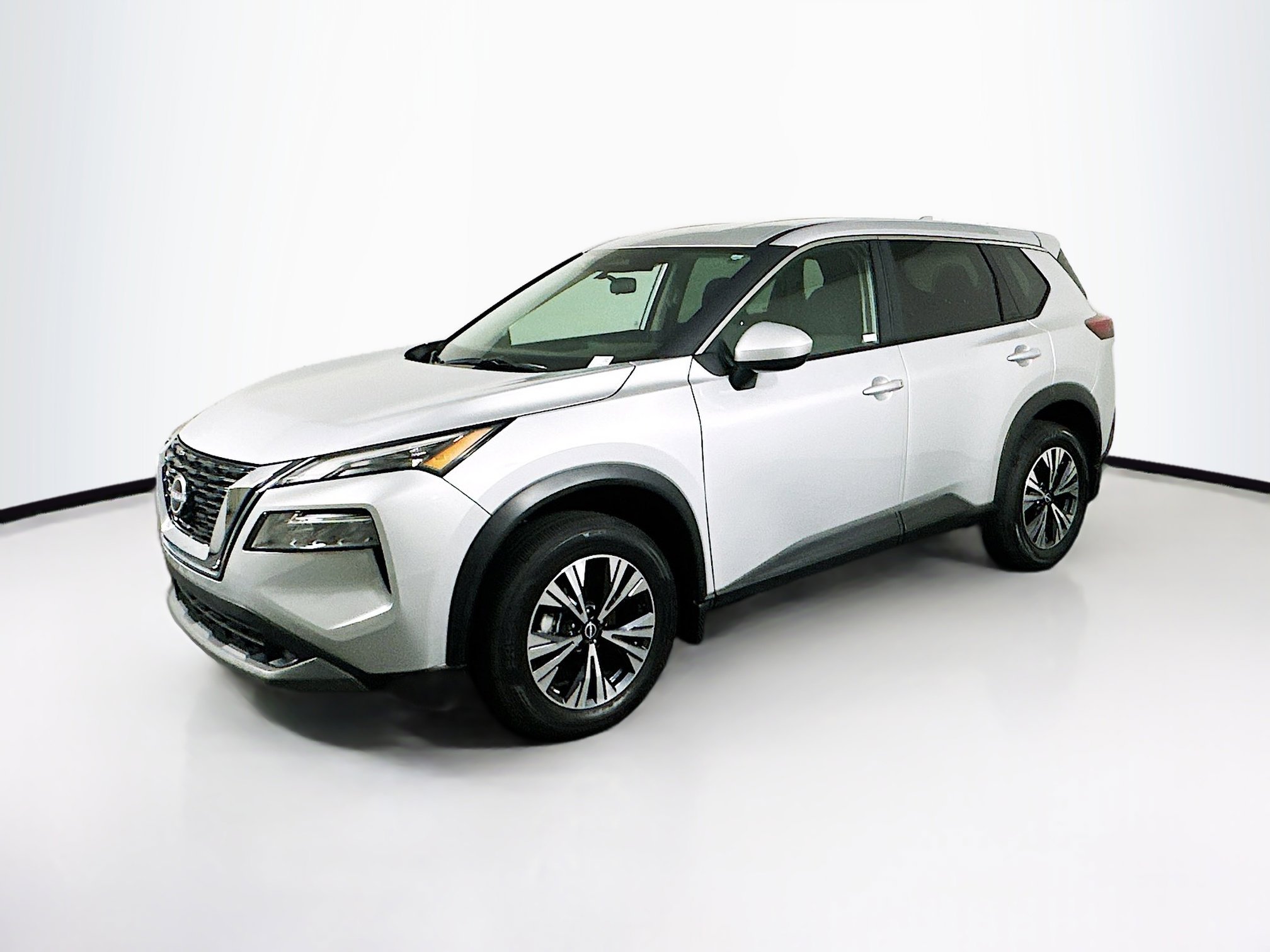 Used 2023 Nissan Rogue SV image 3