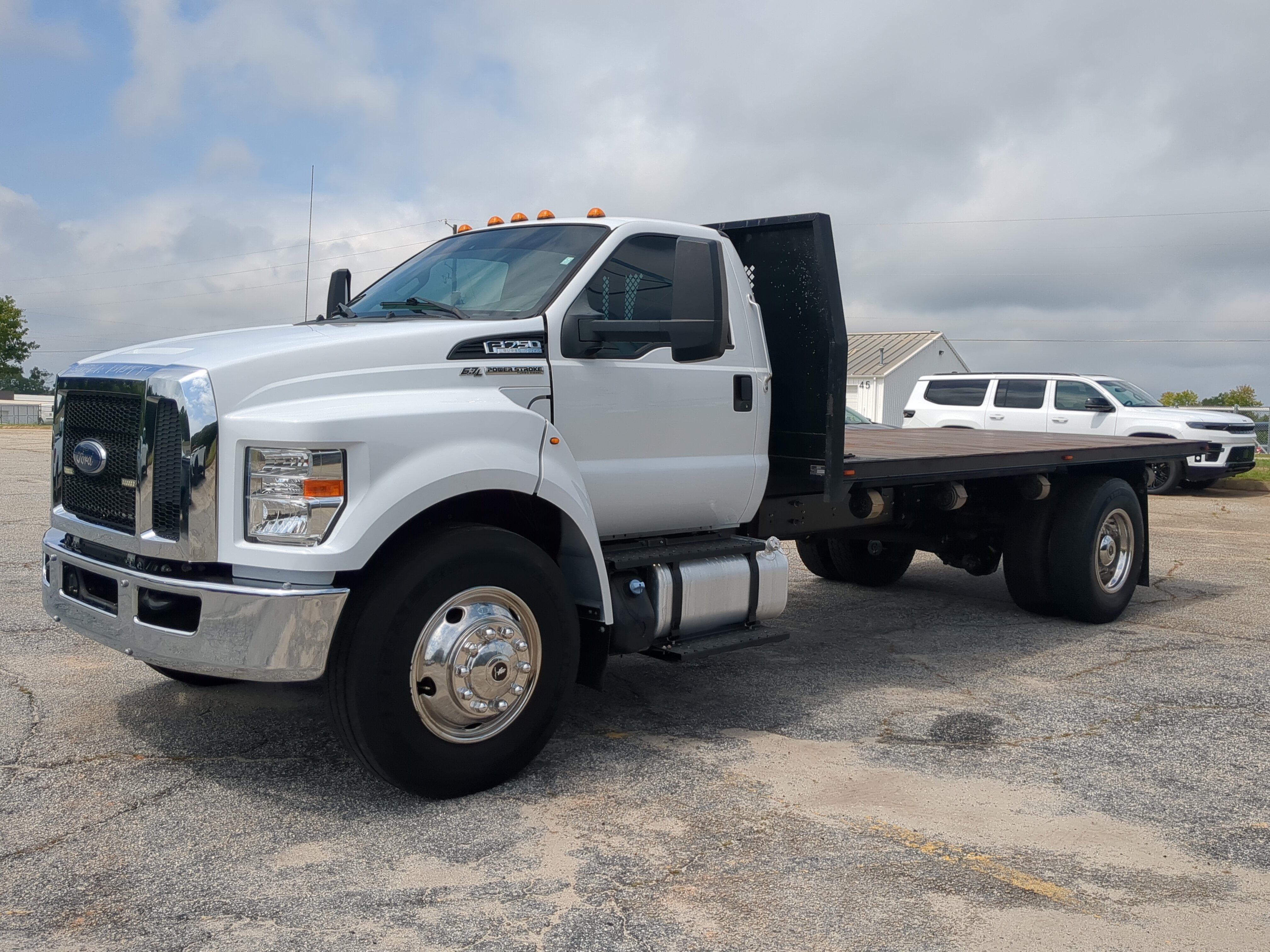 Used 2021 Ford F750 2WD Regular Cab Super Duty image 6
