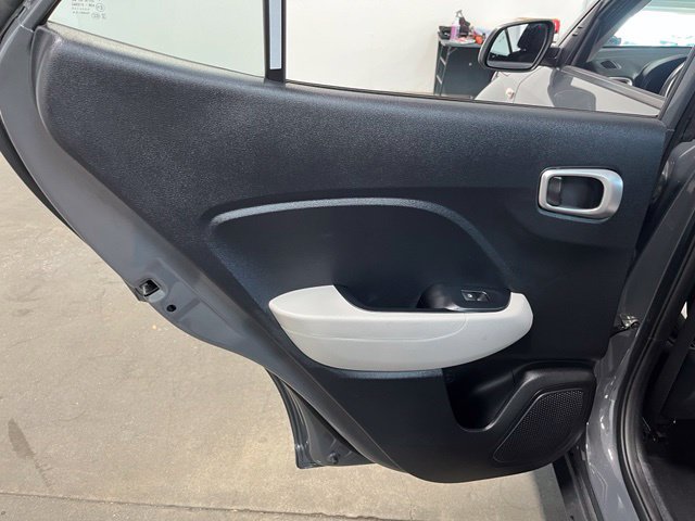Used 2025 Hyundai Venue SEL FWD image 20