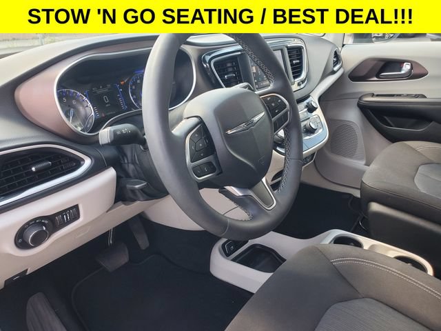 Used 2023 Chrysler Voyager LX FWD image 12