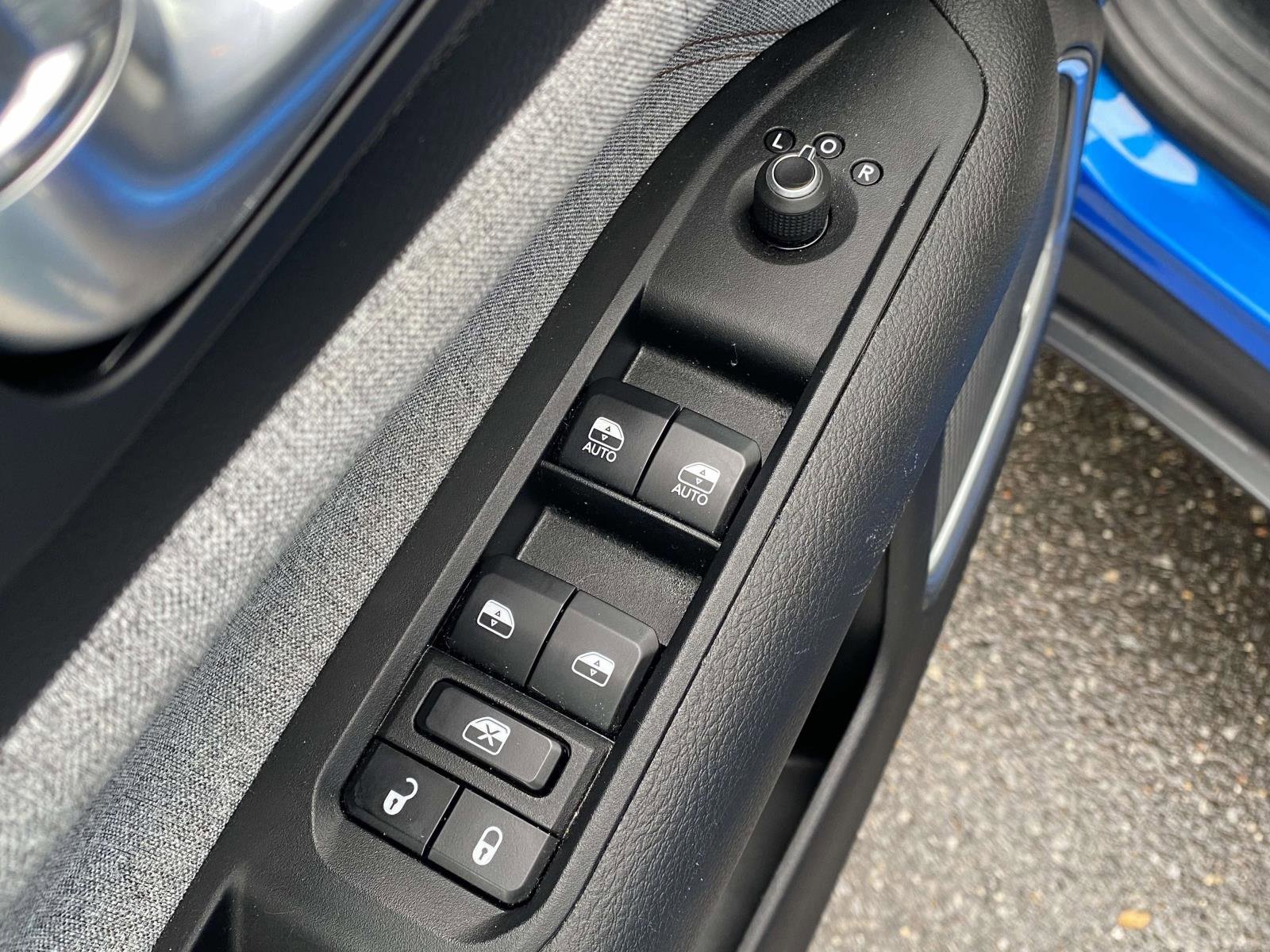 Used 2023 Jeep Compass Latitude w/ Sun and Sound Group image 18