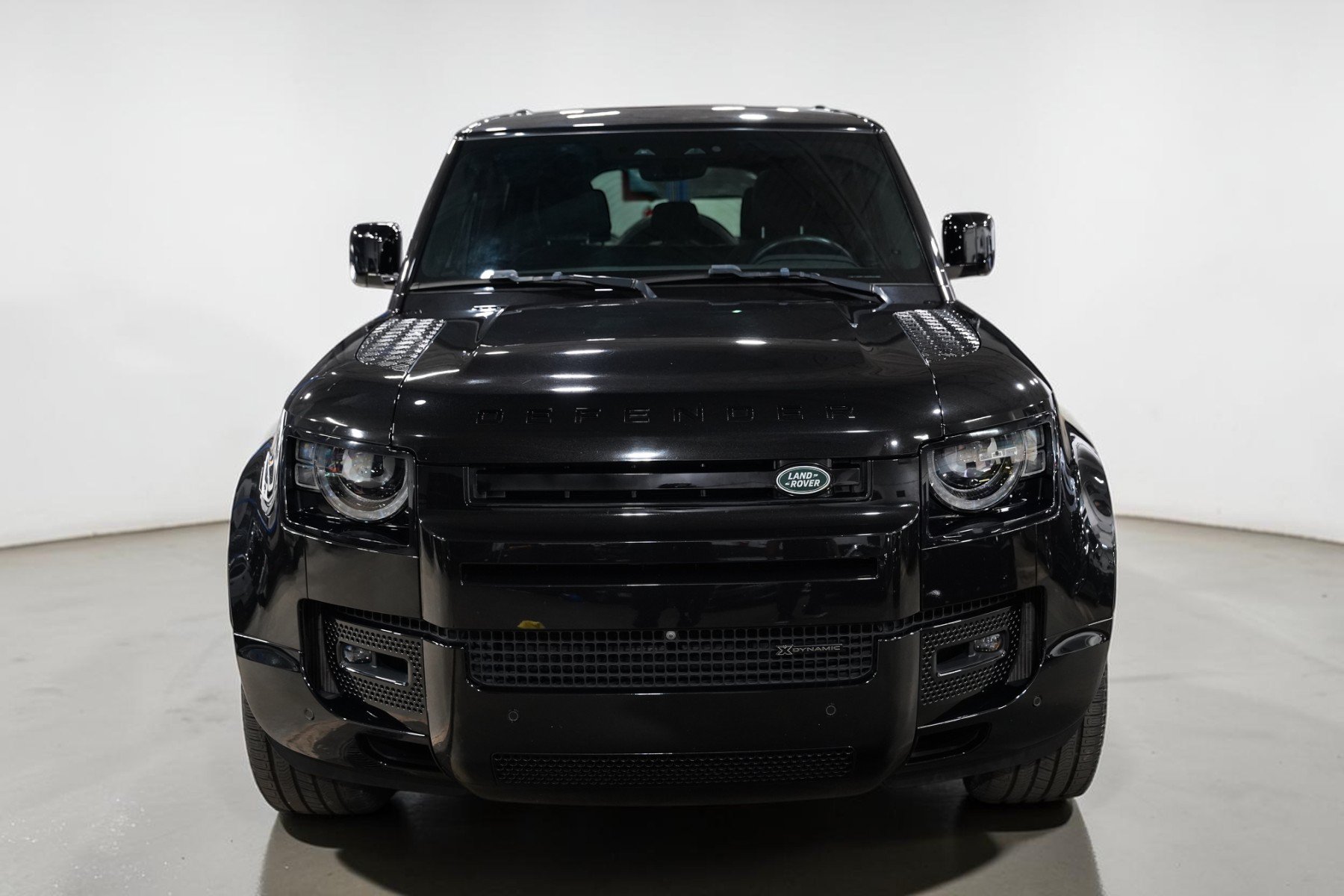 Used 2023 Land Rover Defender 110 X-Dynamic SE AWD/4WD image 17