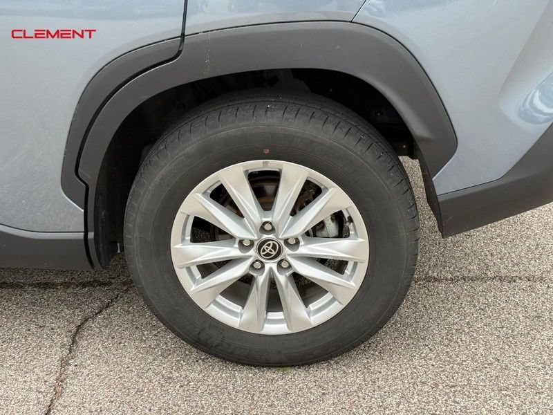 Used 2024 Toyota Corolla Cross LE FWD image 4