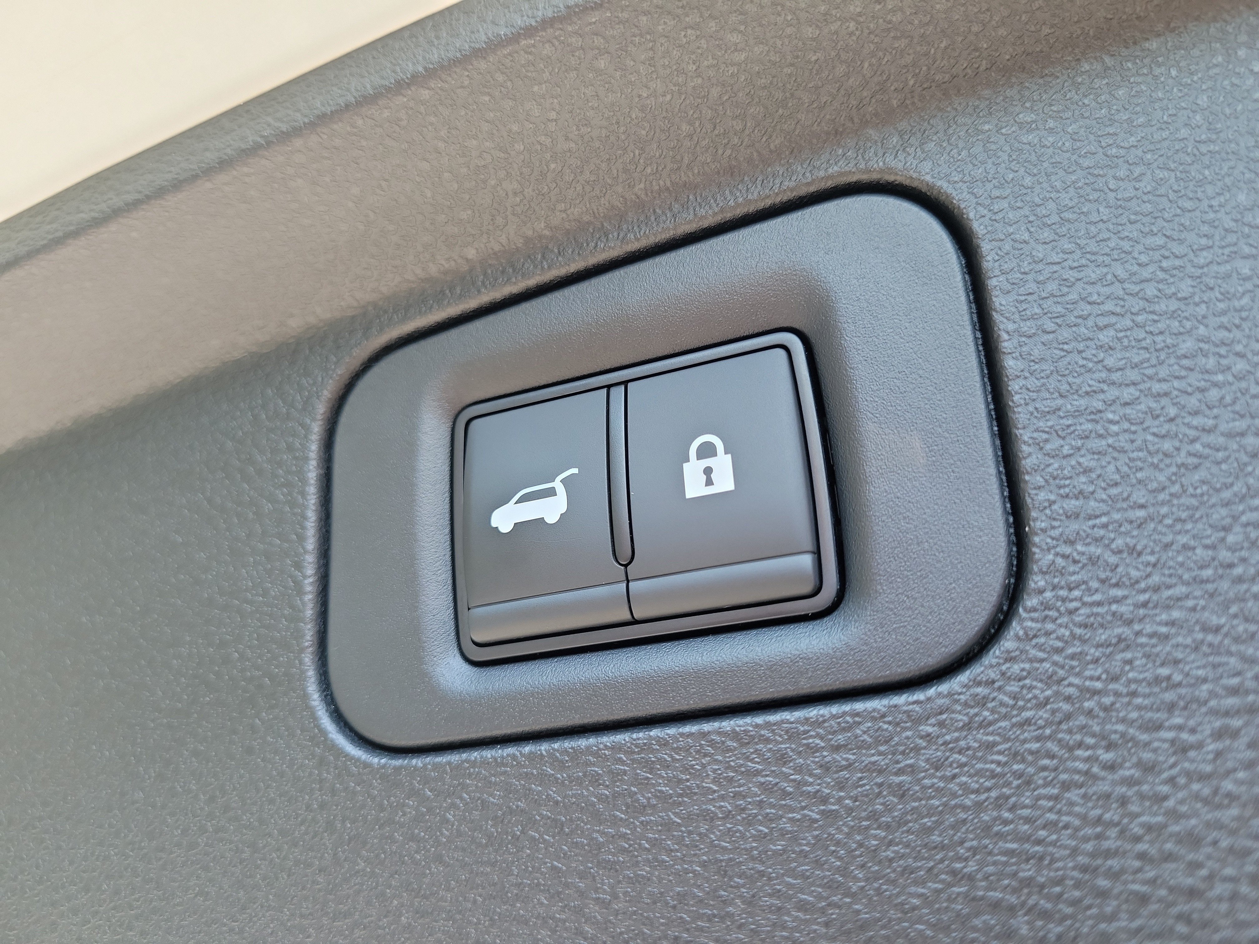 Certified 2025 Nissan Armada Platinum Reserve RWD image 7