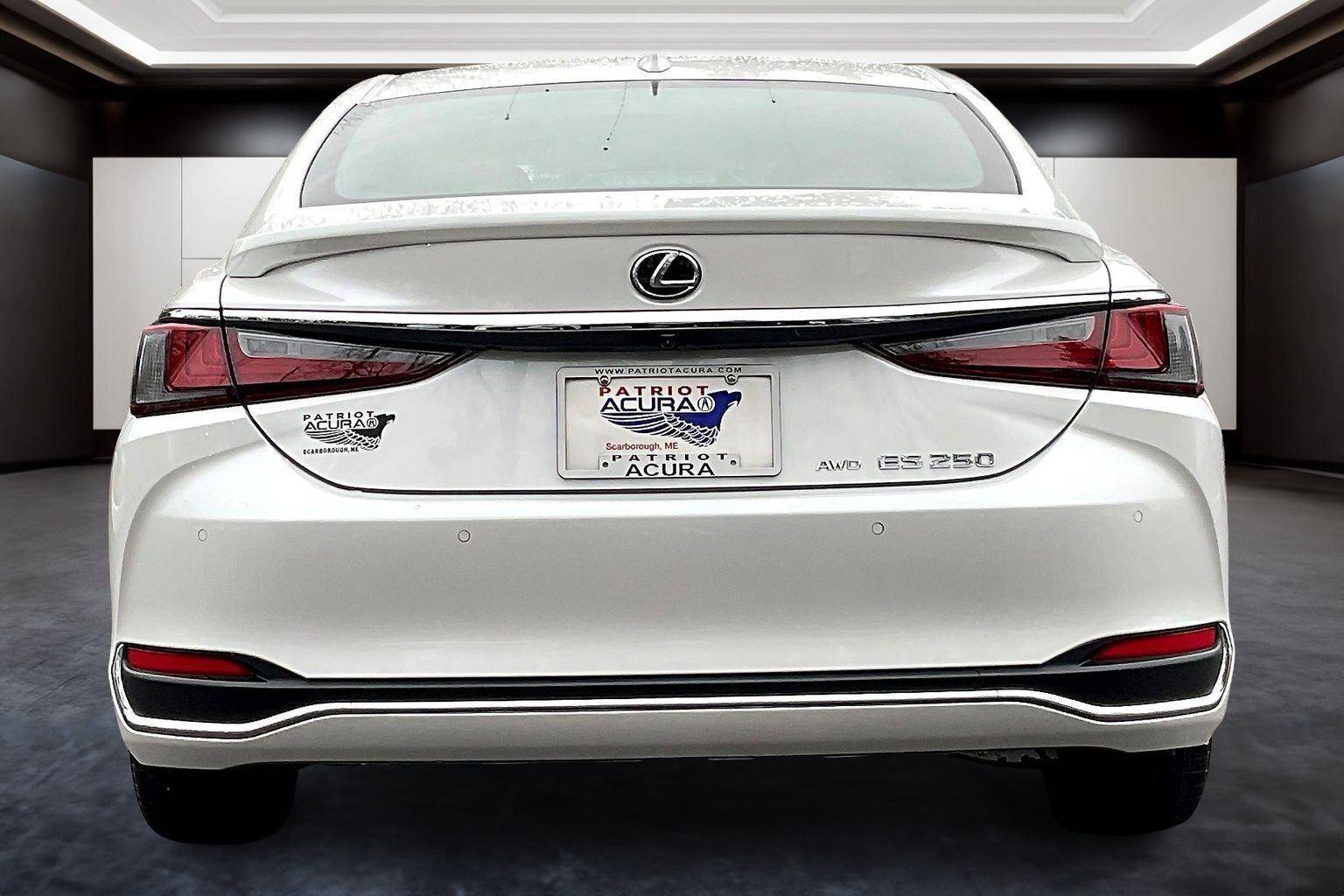 Used 2021 Lexus ES 250 w/ Luxury Package image 4