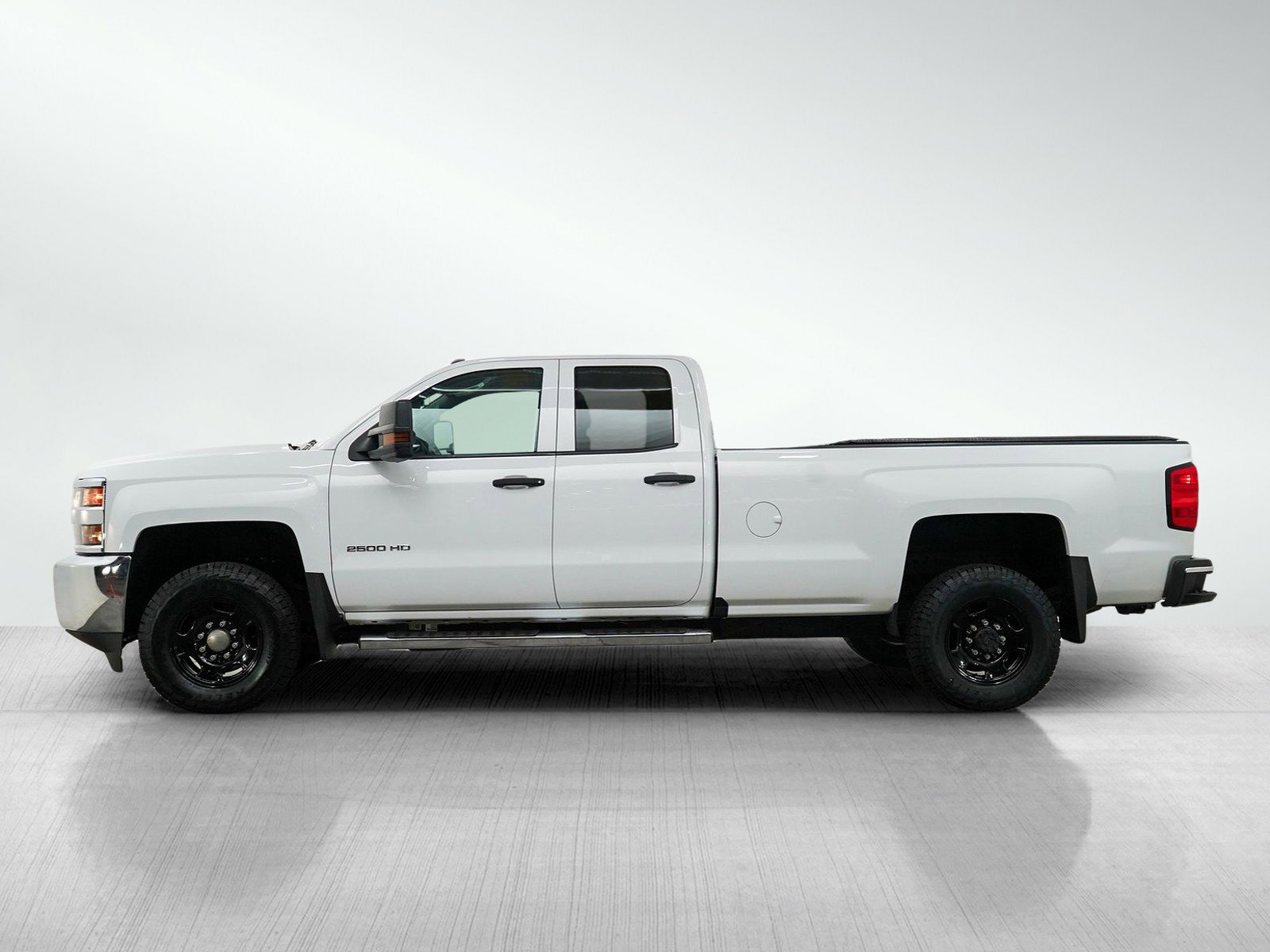 Used 2019 Chevrolet Silverado 2500 W/T w/ WT Convenience Package AWD/4WD image 2