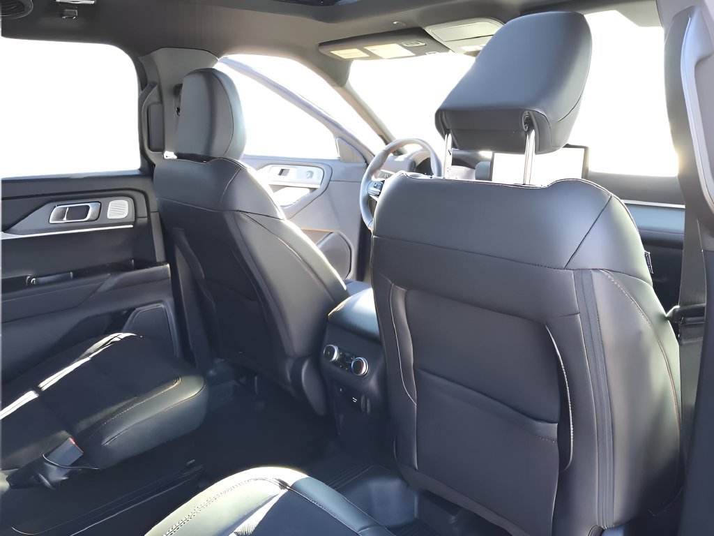 Used 2025 Ford Explorer ST w/ Sun And Sound Package AWD/4WD image 44