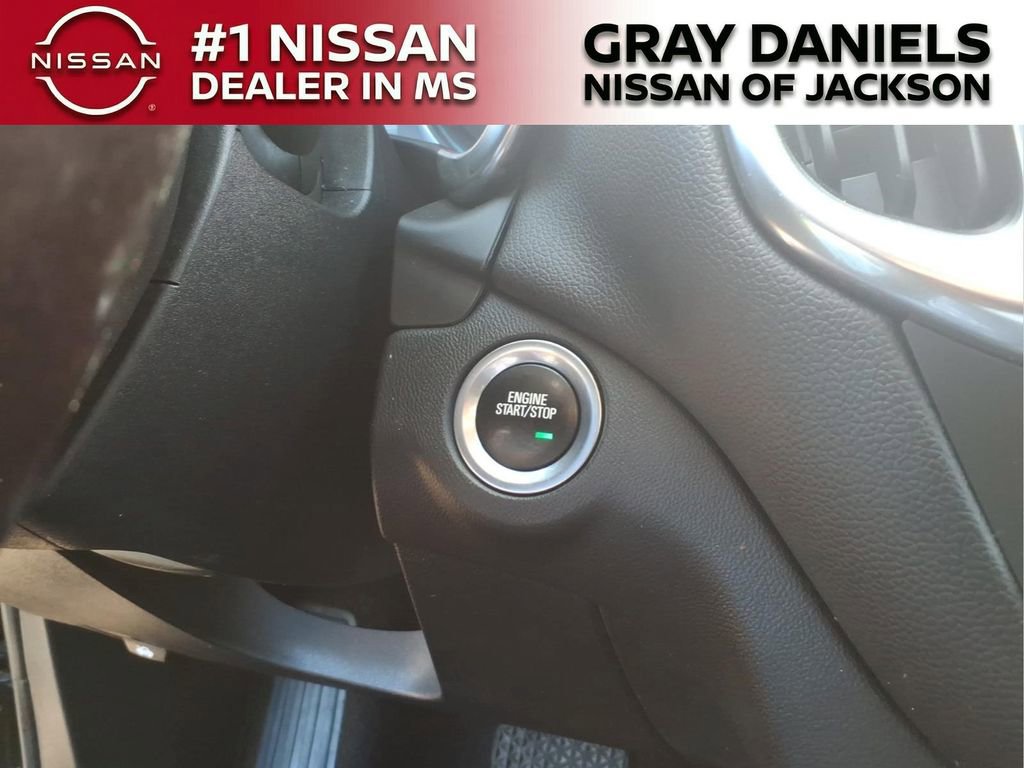 Used 2019 Chevrolet Equinox LT FWD image 16