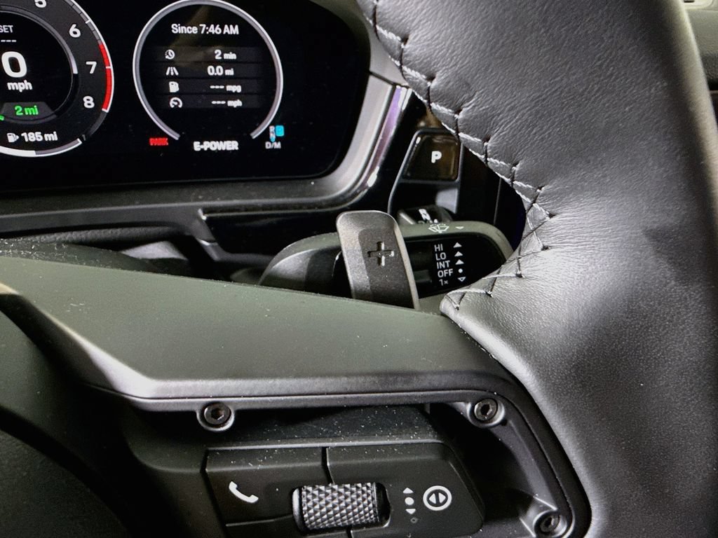 Certified 2026 Porsche Cayenne E-Hybrid Coupe AWD/4WD image 22