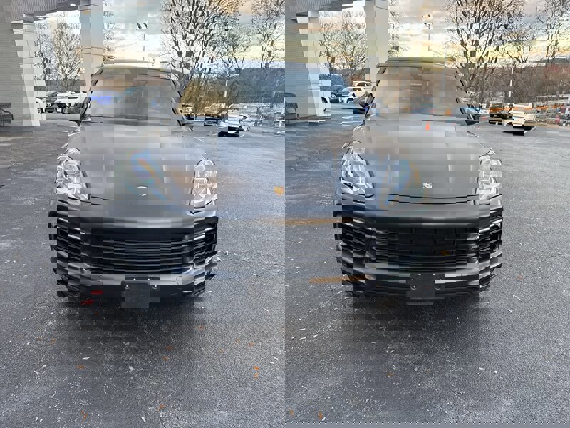 Used 2021 Porsche Cayenne S w/ Premium Package image 2