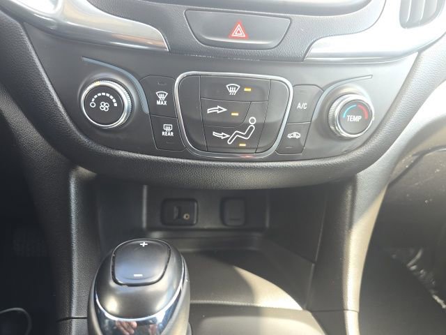 Used 2018 Chevrolet Equinox LT image 23
