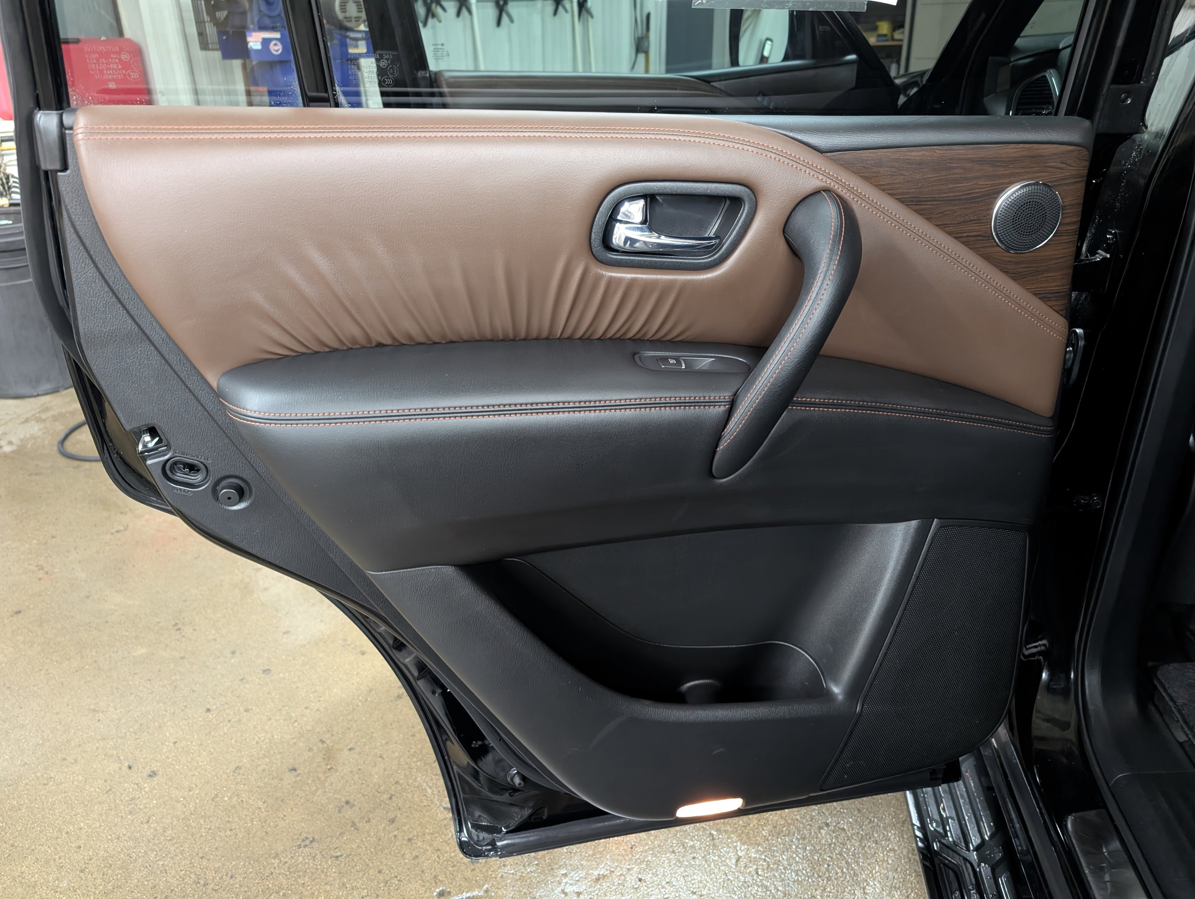 Used 2020 Nissan Armada Platinum image 14