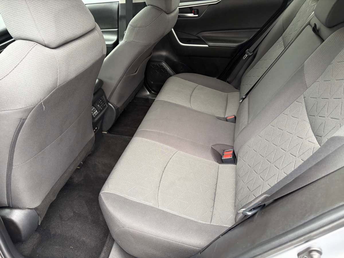 Used 2021 Toyota RAV4 XLE w/ Convenience Package AWD/4WD image 19