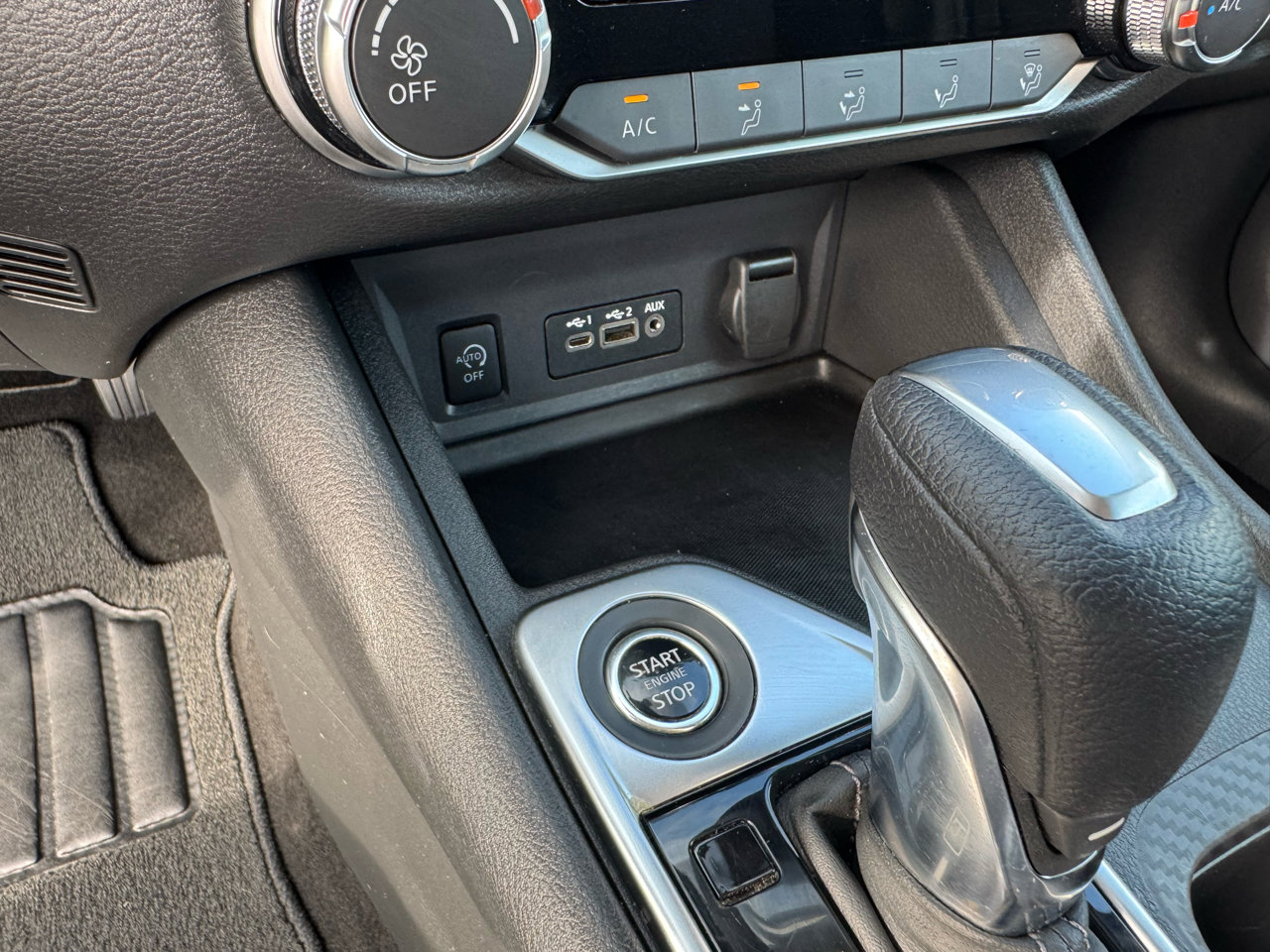 Used 2024 Nissan Sentra SV image 23