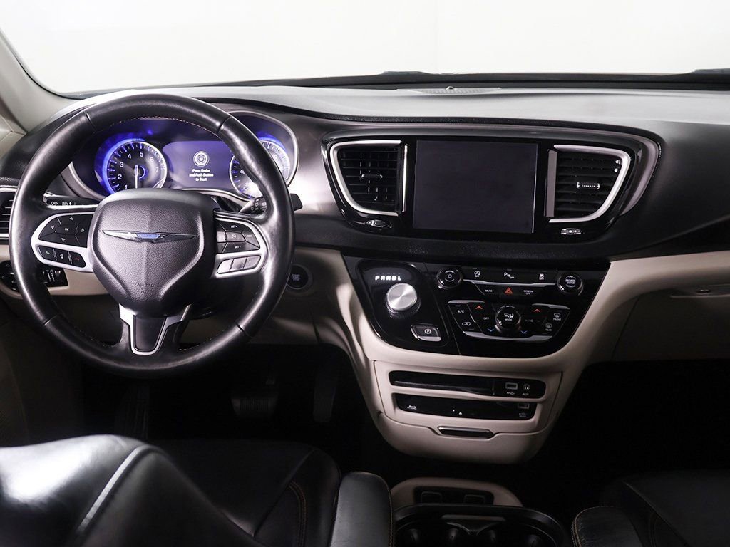 Used 2020 Chrysler Pacifica Touring-L Plus image 48