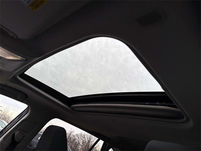 Used 2025 Toyota RAV4 XLE image 16