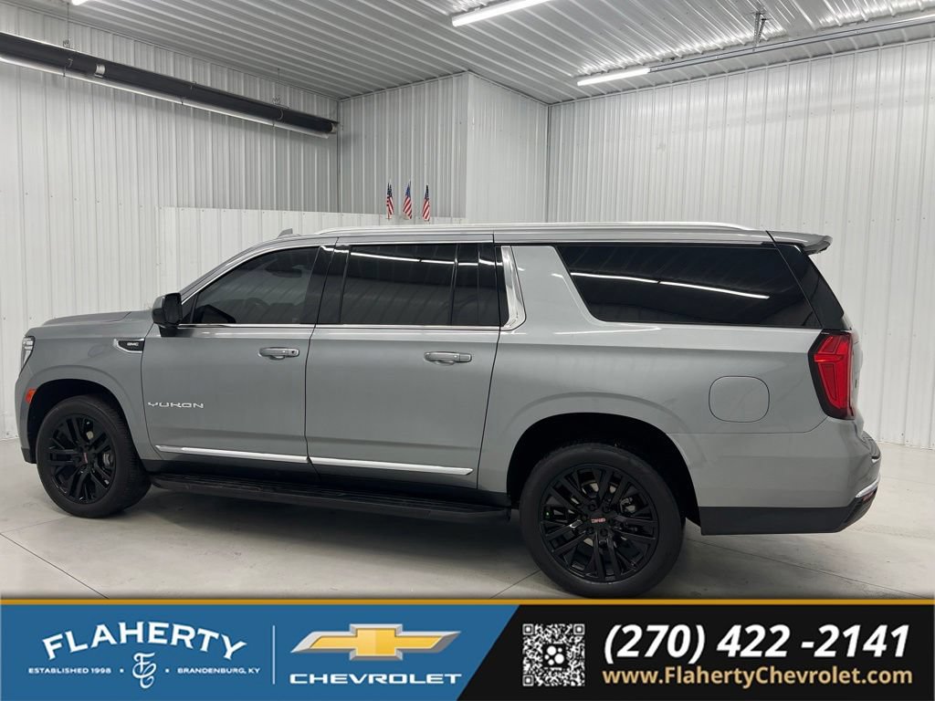 Used 2023 GMC Yukon XL SLT AWD/4WD image 5