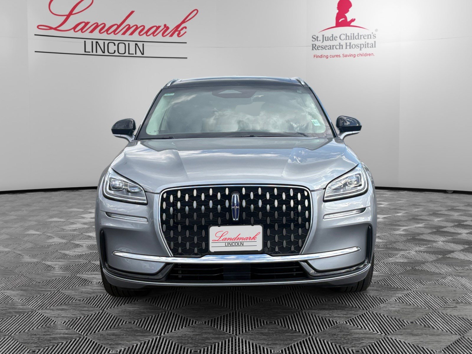Certified 2024 Lincoln Corsair Grand Touring AWD/4WD image 8