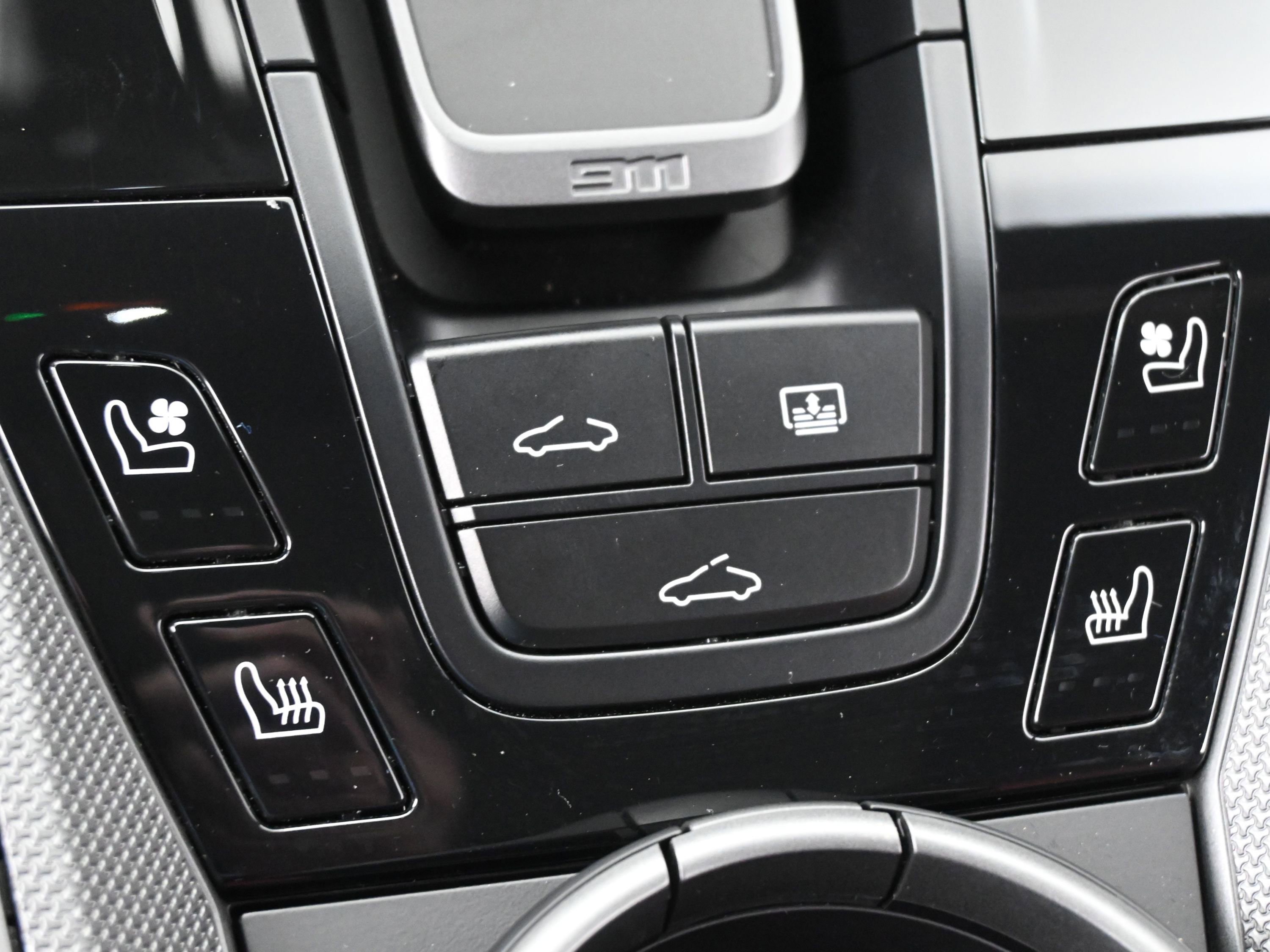Certified 2025 Porsche 911 Carrera image 14
