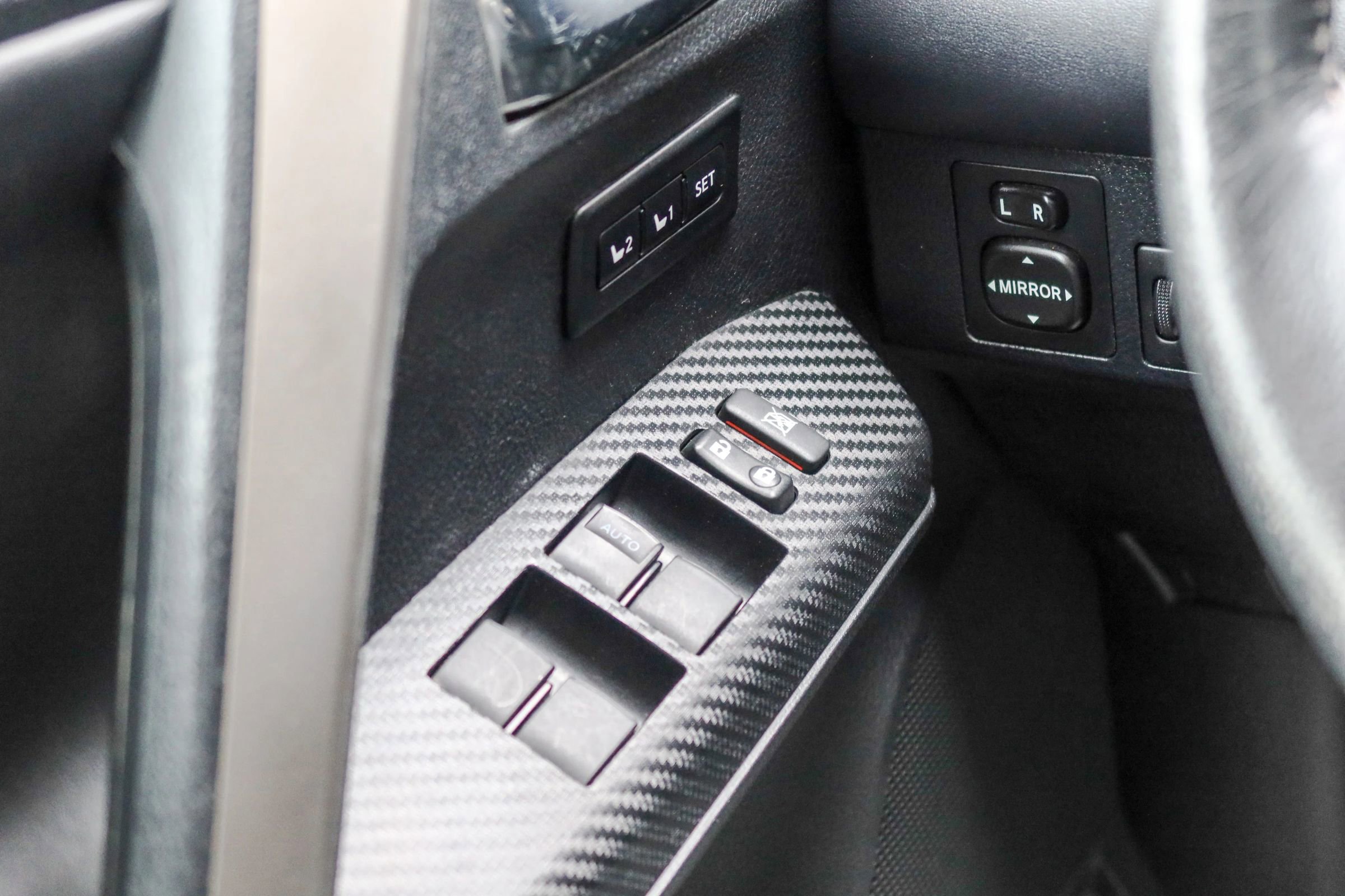 Used 2013 Toyota RAV4 Limited image 9