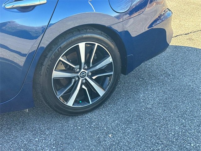 Used 2023 Nissan Maxima SL image 11