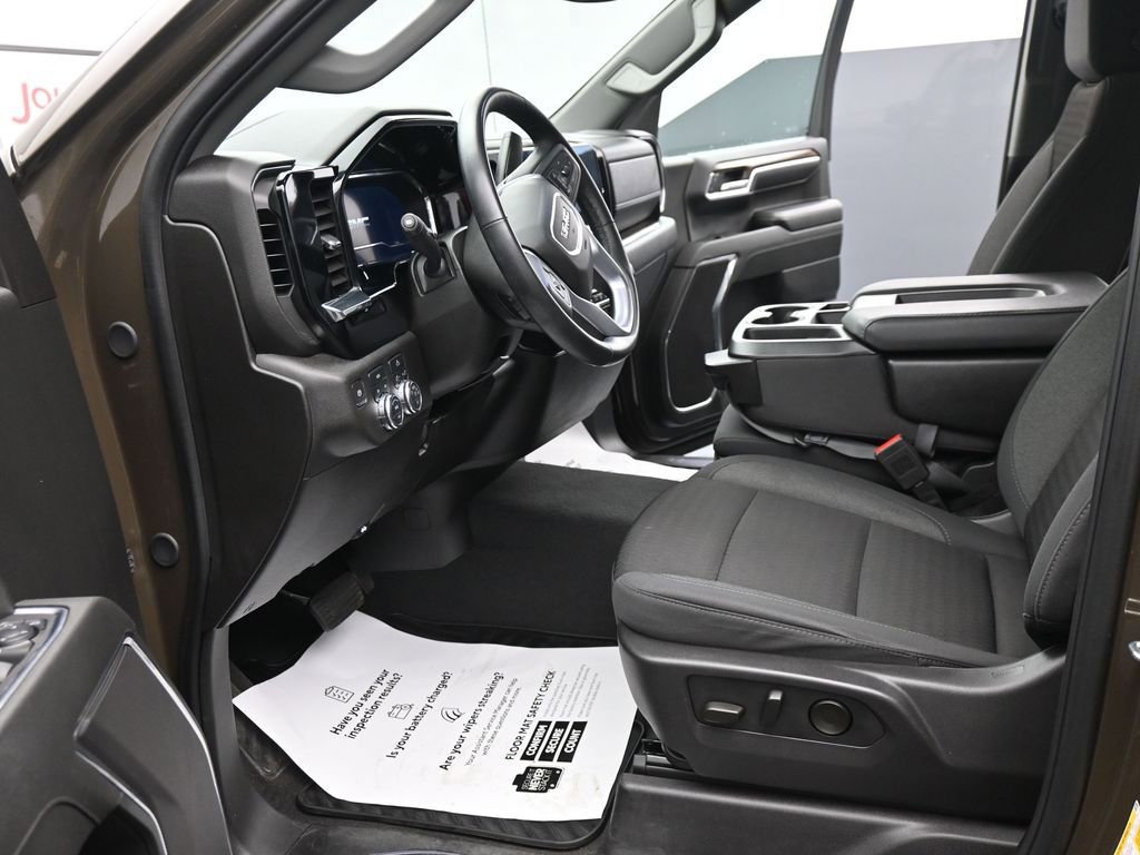 Used 2024 GMC Sierra 1500 Elevation image 17